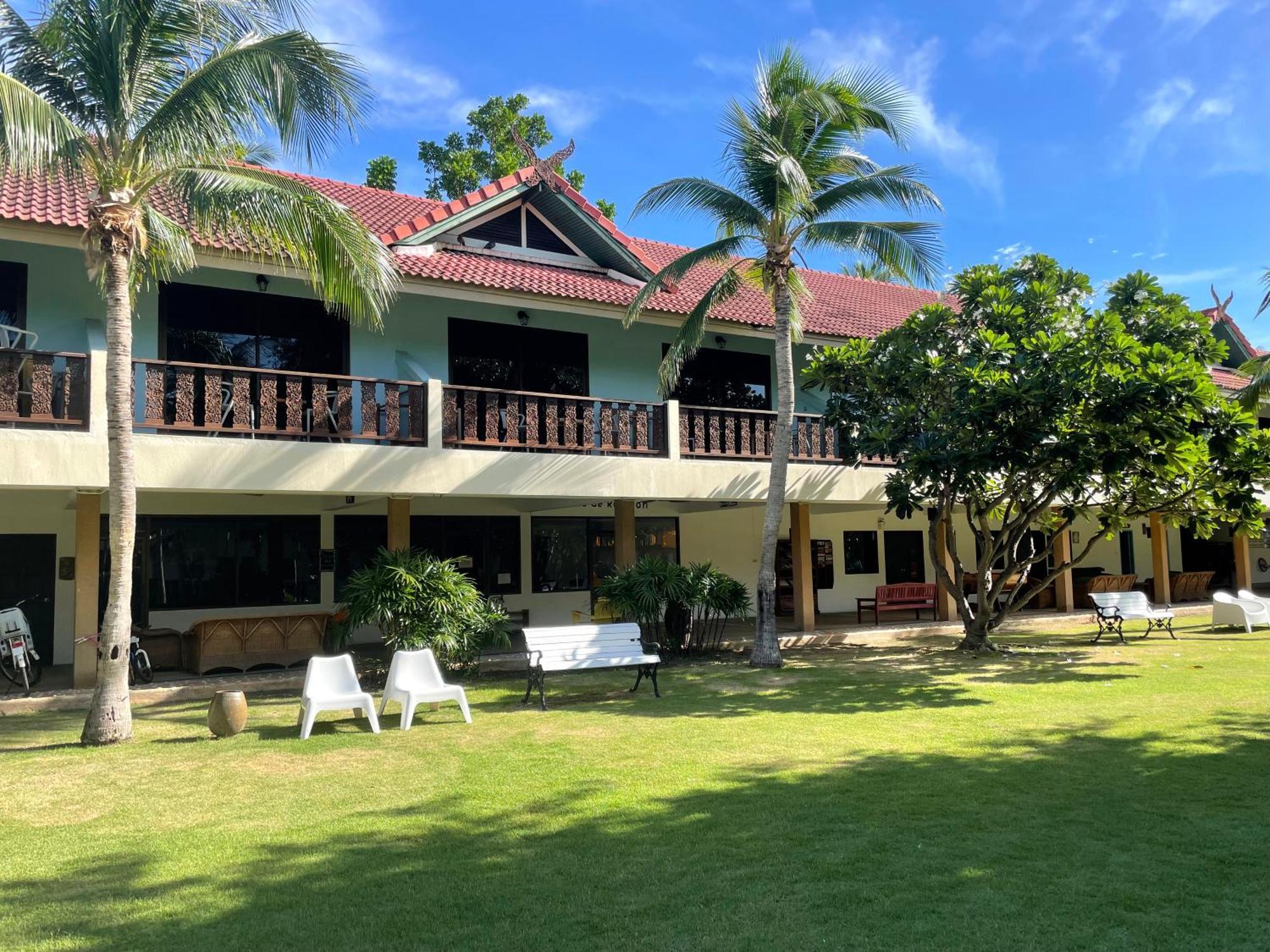 Dolphin Bay Beach Resort Sam Roi Yot Exterior photo