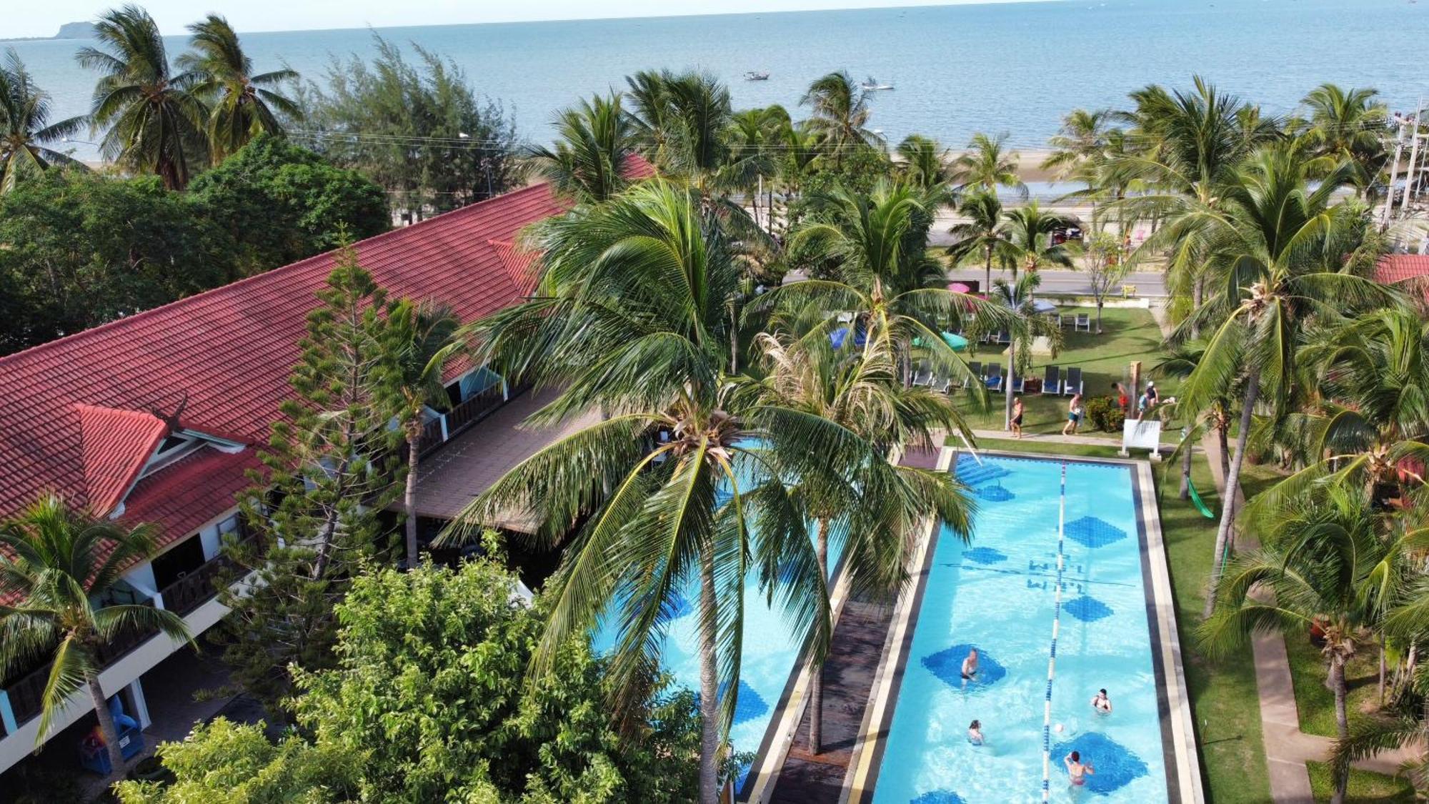 Dolphin Bay Beach Resort Sam Roi Yot Exterior photo