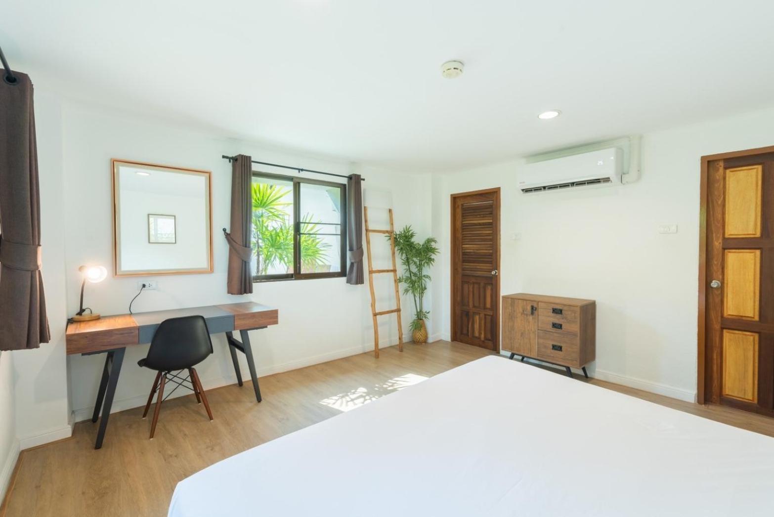Dolphin Bay Beach Resort Sam Roi Yot Exterior photo