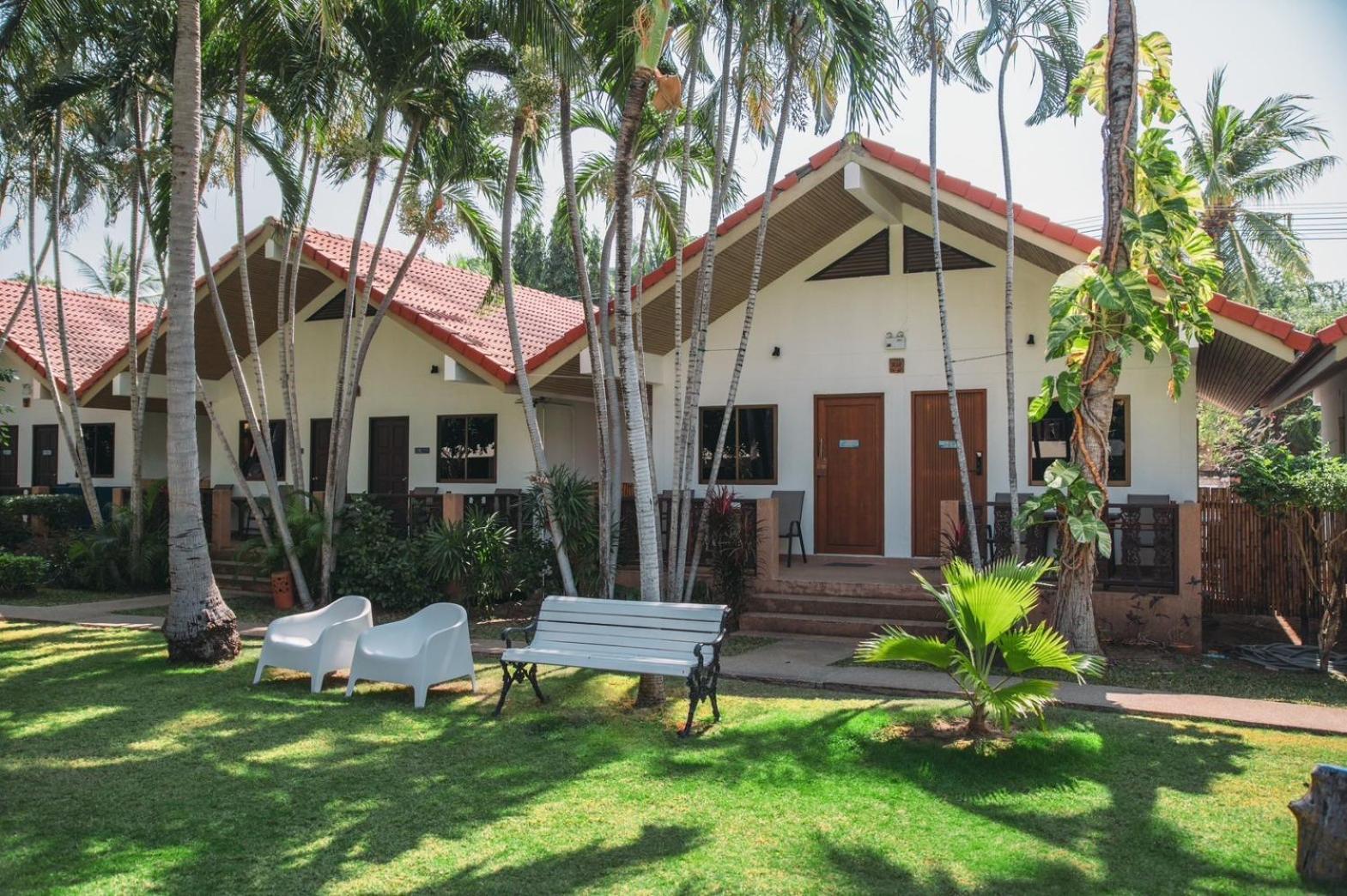Dolphin Bay Beach Resort Sam Roi Yot Exterior photo