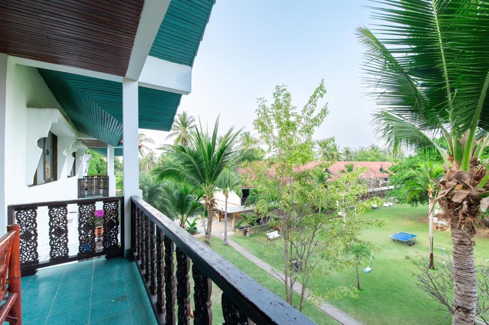 Dolphin Bay Beach Resort Sam Roi Yot Exterior photo