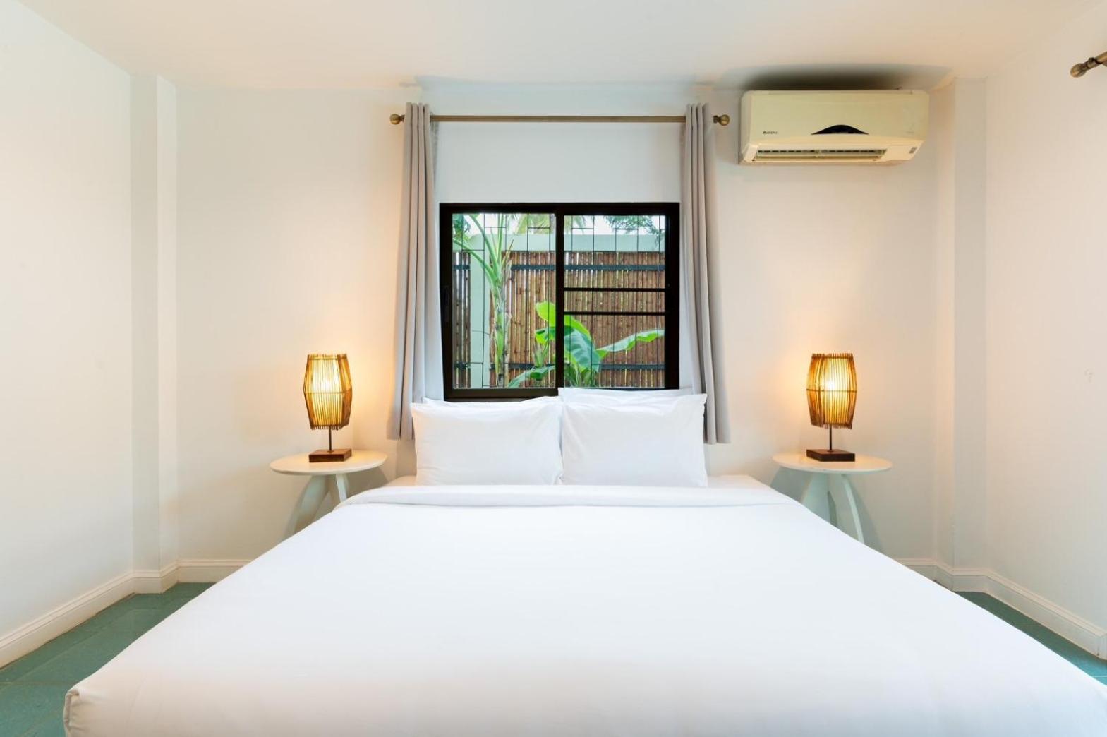 Dolphin Bay Beach Resort Sam Roi Yot Exterior photo