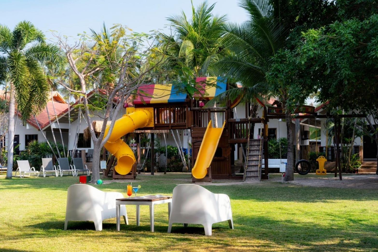 Dolphin Bay Beach Resort Sam Roi Yot Exterior photo